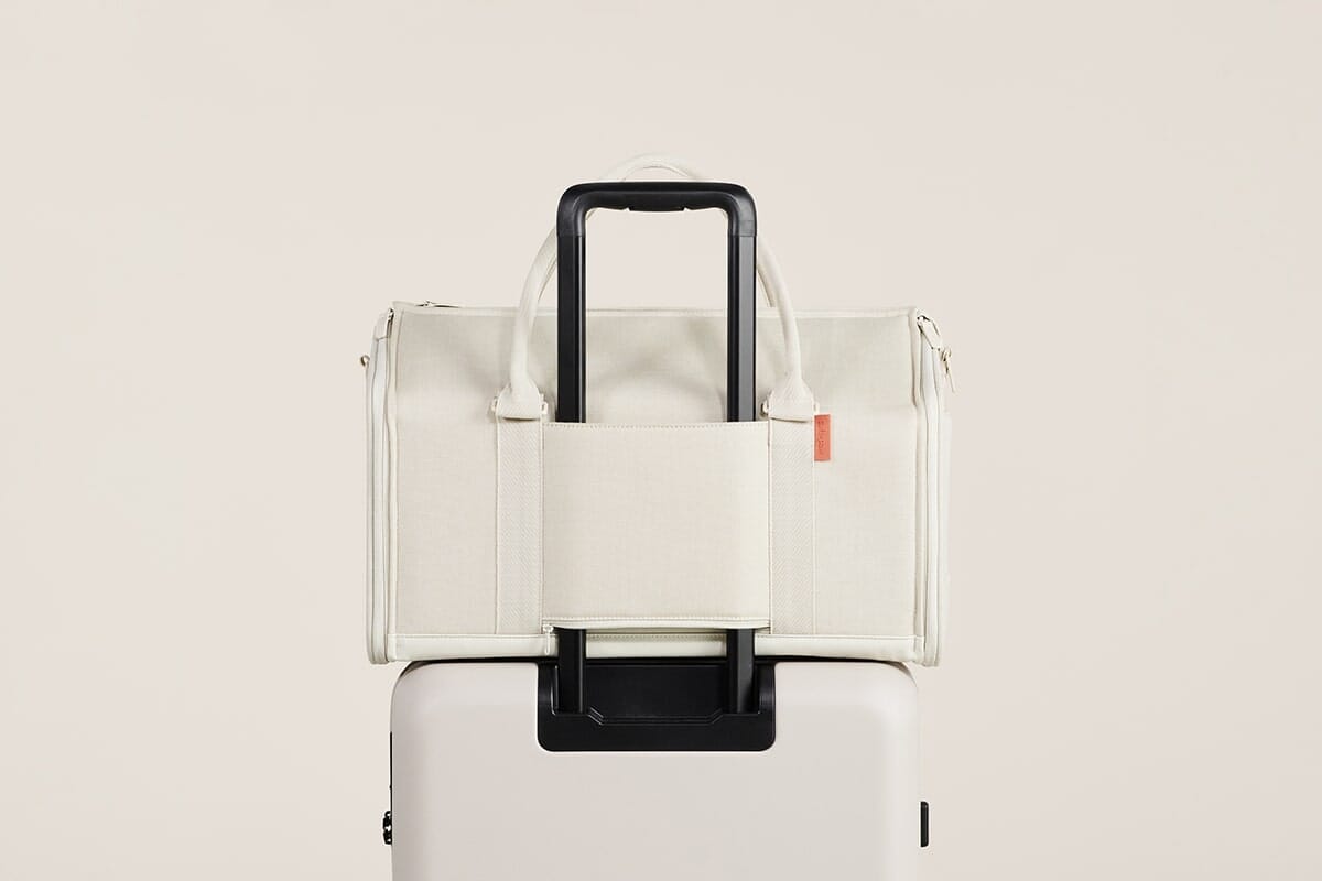 Convertible Airline-Approved Cat Carrier, Water-Resistant Soft Travel Bag with Mesh Panels & Shearling Bedding, Turns into a Cozy Cat Hideaway