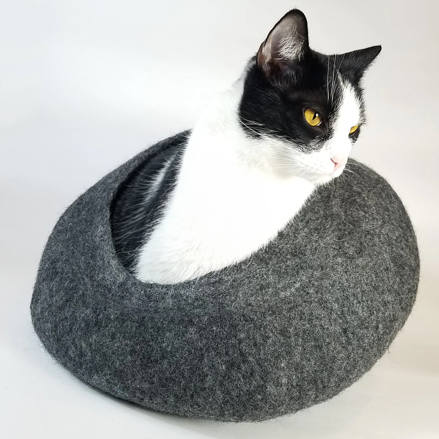 Heathered Gray Wool Cat Cave for Indoor Cats, Hand-Felted Merino Wool Hideaway Bed, Cozy Enclosed Cat House for Napping, Hiding & Stress Relief