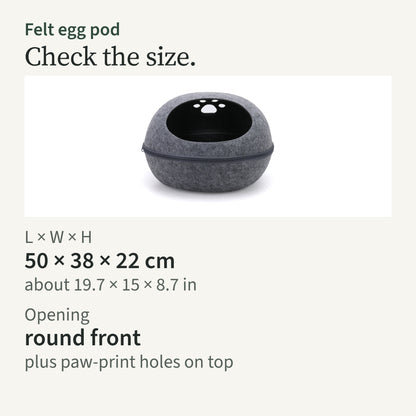 Size card: 50 by 38 by 22 cm; round front opening and paw-print holes on top