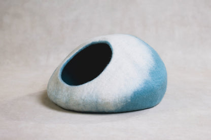 Gradient Wool Felt Cat Cave for Indoor Cats & Kittens, Modern Calming Hideaway Bed for Hiding & Napping, for Living Rooms, Bedrooms & Quiet Corners